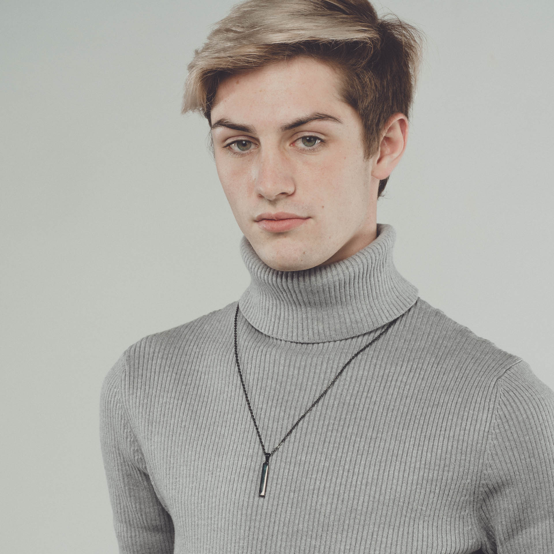 Bar Pendant Necklace | Black - Aurelia Sky